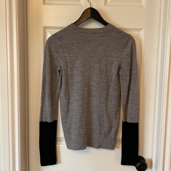 Grey and Black soft Marino wool crew neck sweater from Club Monaco - Picture 2 of 3